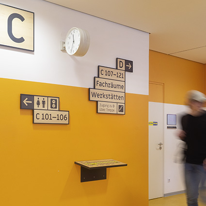 Türschilder Klassenzimmer Schule aus Holz Türschilder Klassenzimmer Schule aus Holz