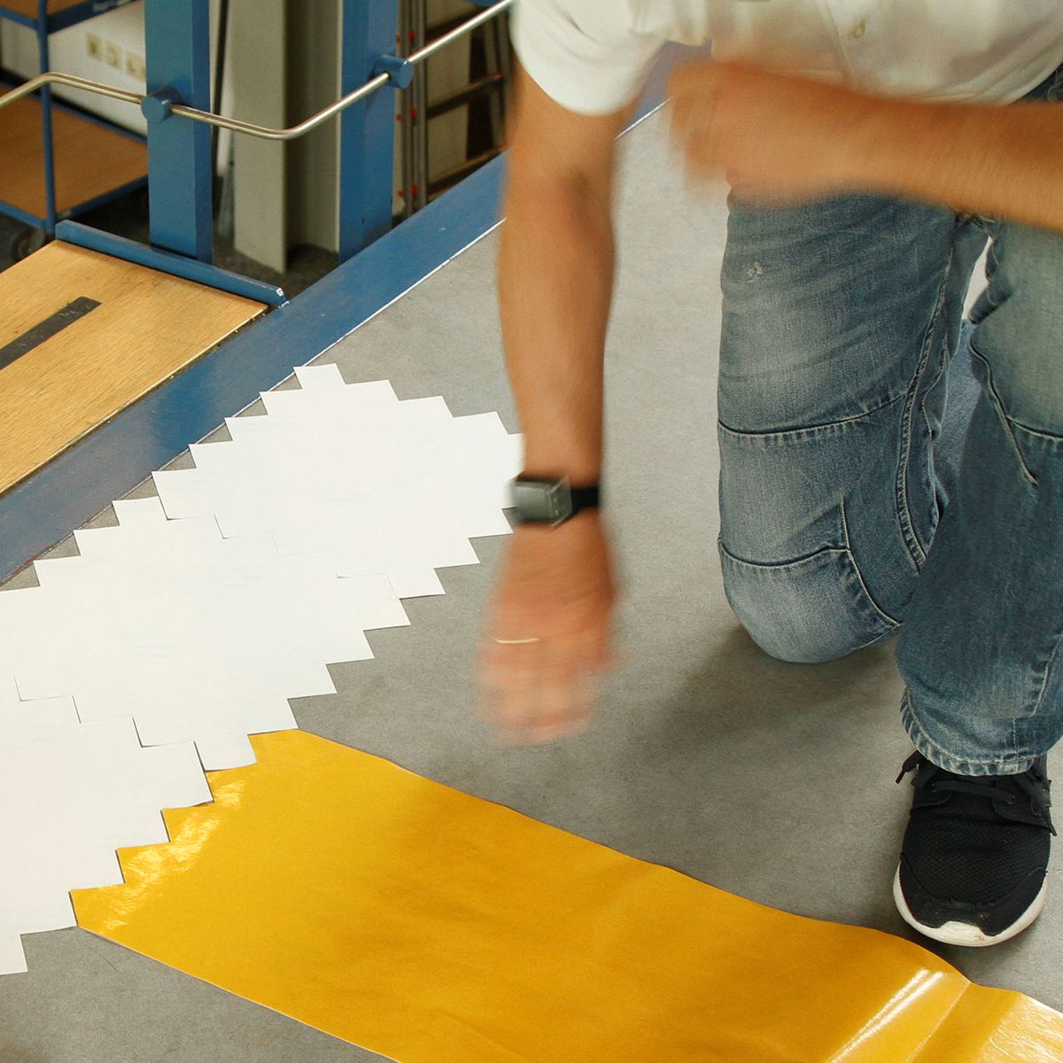 Expressverlegeschablone für Leitstreifen in der Größe 35 x 295 mm (H x B) aus Kunststoff (32 Reihen)
