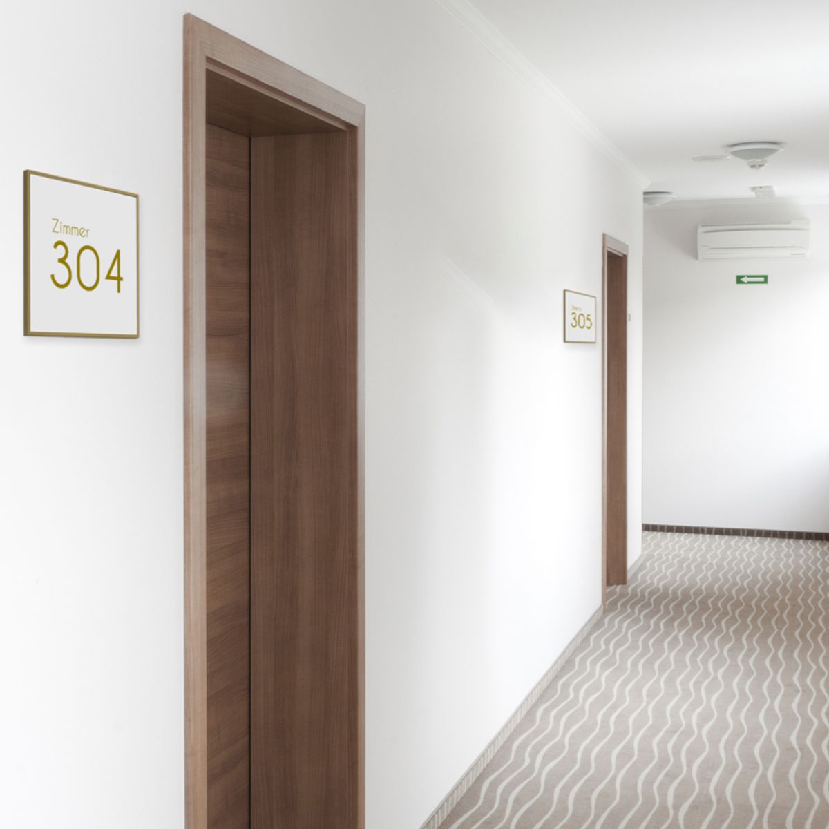 Türschild, Modell Madrid, 150 x 150 mm, Bronze, Klebemontage