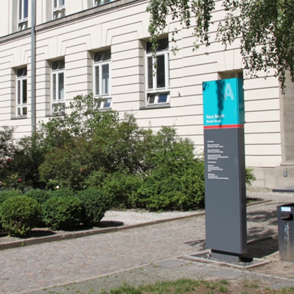 Referenz Beuth Hochschule Aussenaufsteller