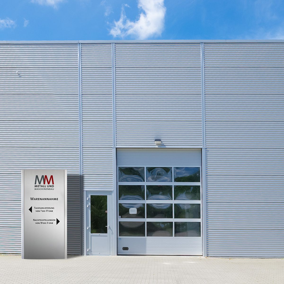 Außenaufsteller, Modell Frankfurt, 3.000 x 1.572 mm (H x B), Silber