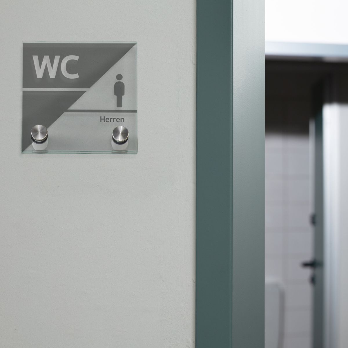 Türschild, Modell Galerie, ESG, 100 x 100 mm, 2 Abstandhalter (25 mm Wandabstand, gesichert mittels Madenschraube)