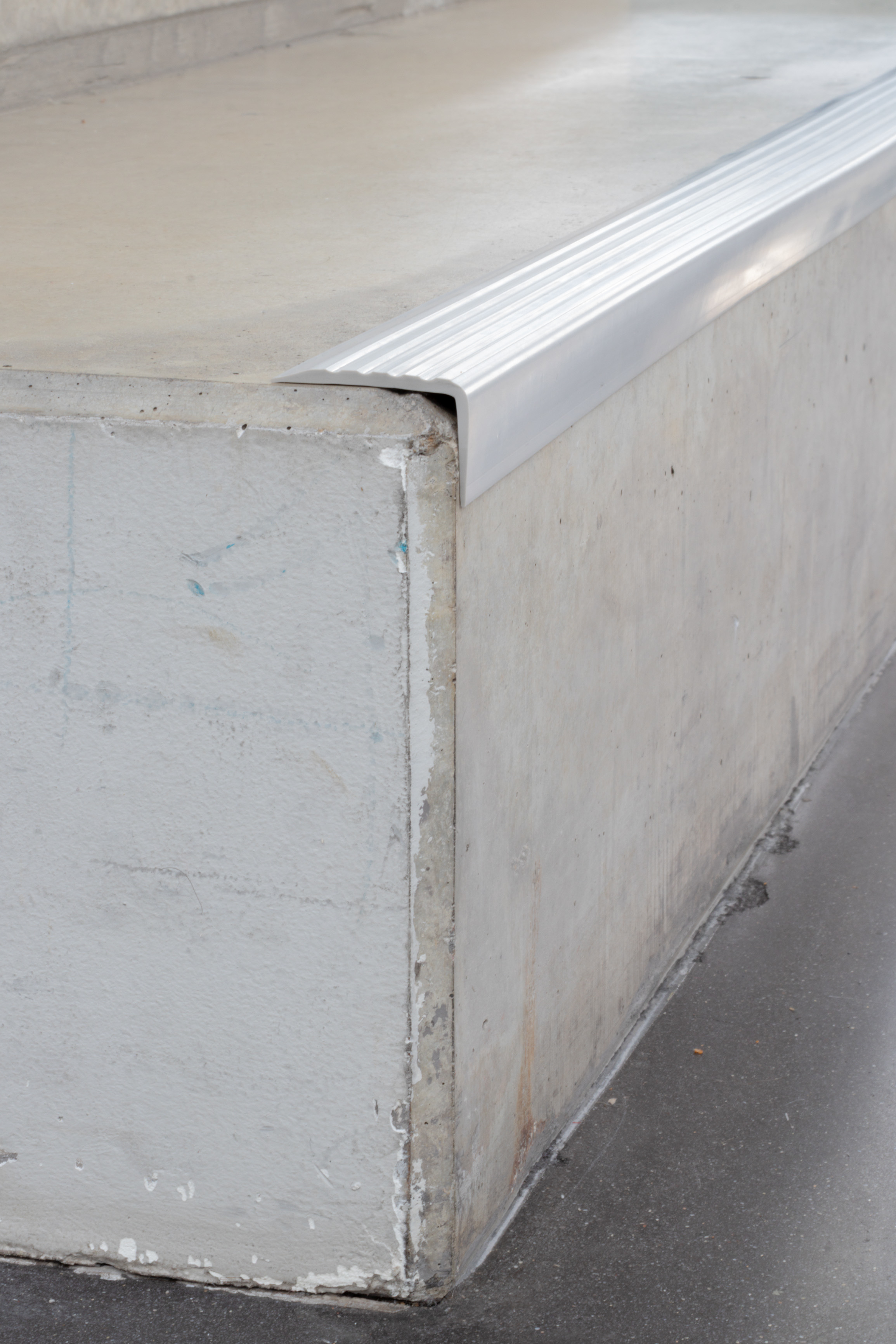 Stufenmarkierungsprofil aus PVC, Hellgrau, 200 cm, ohne Kleber