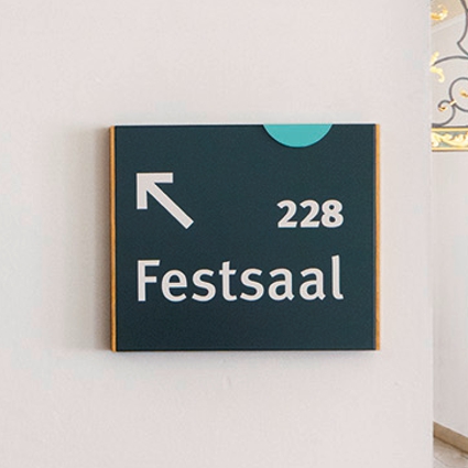 Individual Anforderungen machbar machen - Madrid Schild