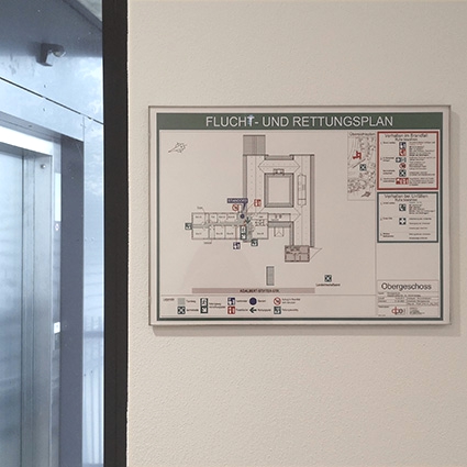 RIO Wandwegweiser Rettungsplan Rahmen Edelstahl