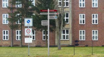 Sternwegweiser mit runden Paneelen Sternwegweiser mit runden Paneelen