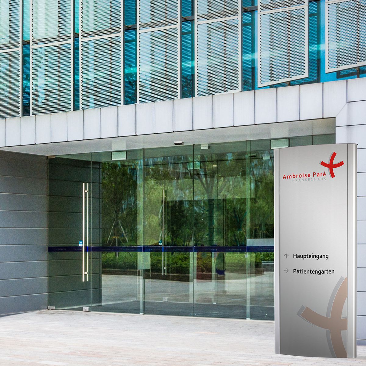 Außenaufsteller, Modell Frankfurt, 2.500 x 1.085 mm (H x B), Silber