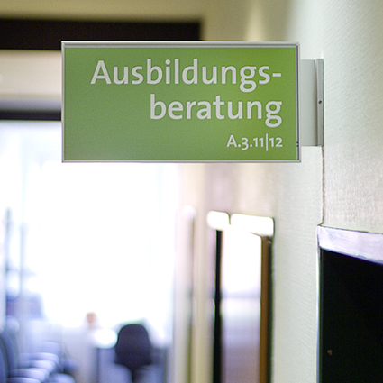 Fahnenschild (Nasenschild) aus Aluminium Fahnenschild (Nasenschild) aus Aluminium