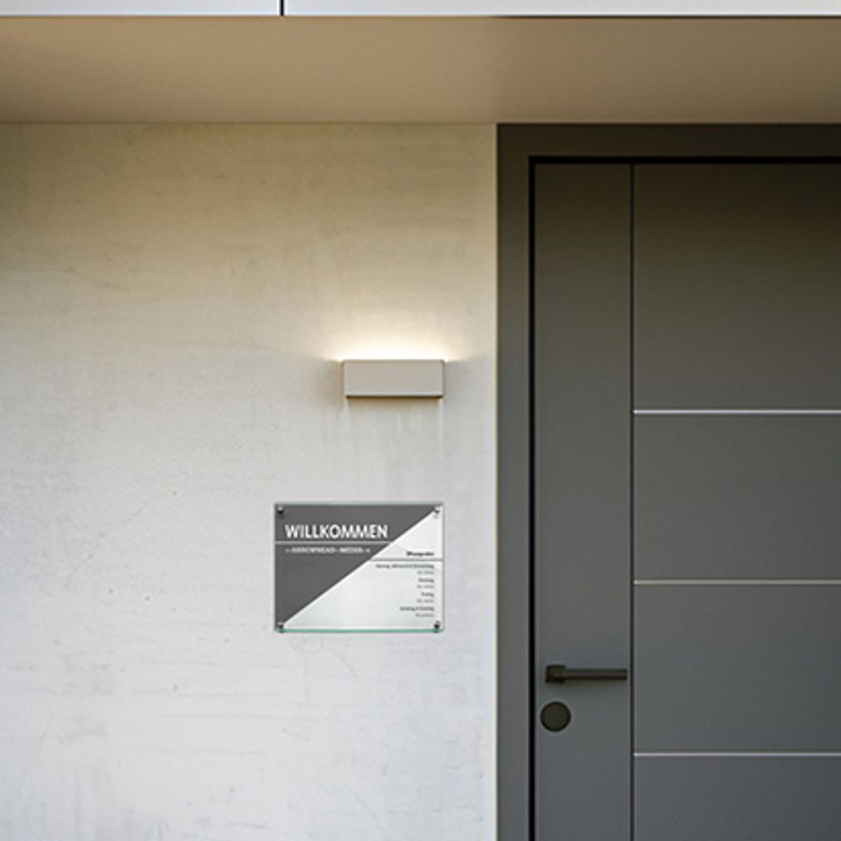 Wandschild, Modell Galerie, 2 Scheiben ESG, DIN A3 (297 x 420 mm), 4 Abstandhalter (15 mm Wandabstand, mit Schraube) Wandschild, Modell Galerie, 2 Scheiben ESG, DIN A3 (297 x 420 mm), 4 Abstandhalter (15 mm Wandabstand, mit Schraube)