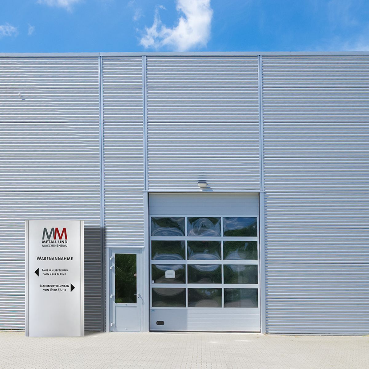 Außenaufsteller, Modell Frankfurt, 3.000 x 1.572 mm (H x B), Weiß