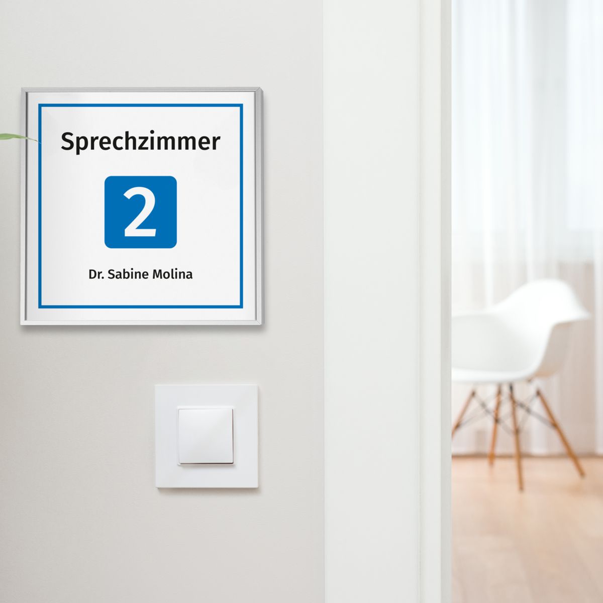 Türschild, Modell Madrid, 150 x 150 mm, Silber, Klebemontage, inkl. Sauger Türschild, Modell Madrid, 150 x 150 mm, Silber, Klebemontage, inkl. Sauger